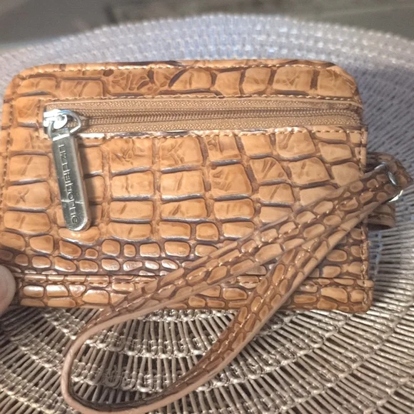 Liz Claiborne Wallet - Picture 3 of 4